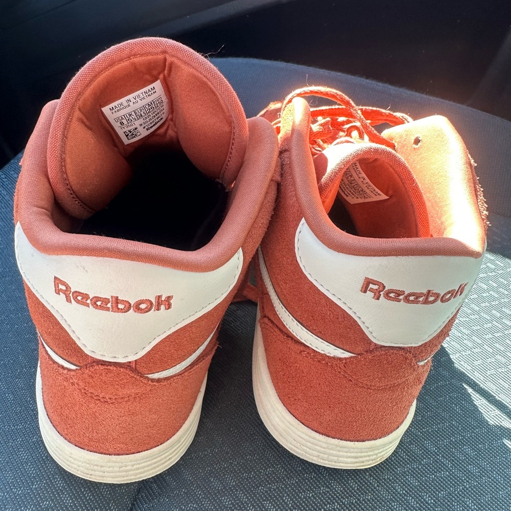 Reebok Classic Suede Sneakers Size 8 - Picture 6 of 6